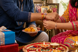 Raksha Bandhan 2026: Check Today’s Shubh Muhurat and the 96-Minute Timing to Avoid